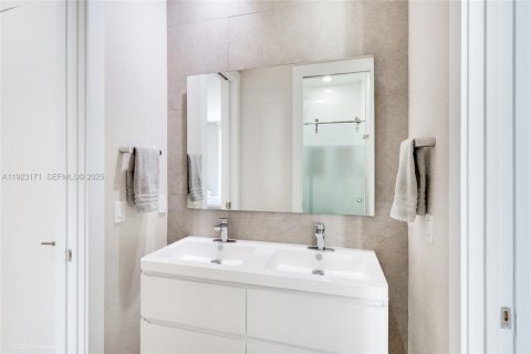 Купить виллу или дом в Майами, Флорида 5 спален, № 1986659 - фото 21