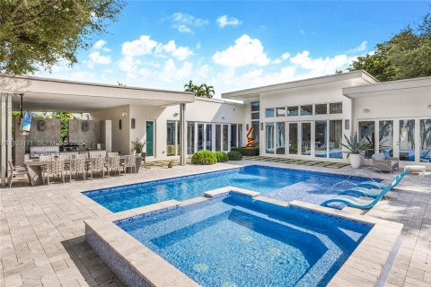 Купить виллу или дом в Майами, Флорида 5 спален, № 1986659 - фото 1