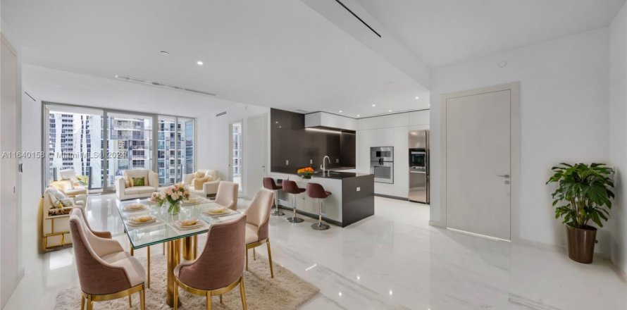 Condo in Miami, Florida, 2 bedrooms  № 1704128