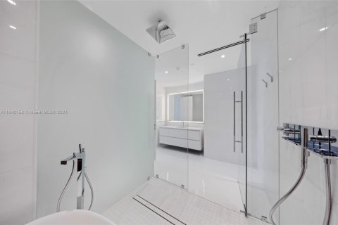 Condo in Miami, Florida, 2 bedrooms  № 1704128 - photo 29