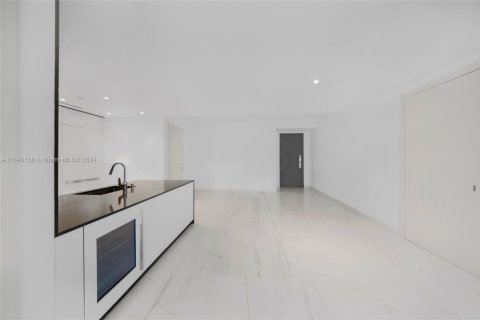 Condo in Miami, Florida, 2 bedrooms  № 1704128 - photo 7