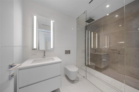Condo in Miami, Florida, 2 bedrooms  № 1704128 - photo 21