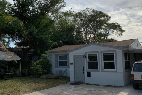 House in Fort Lauderdale, Florida 3 bedrooms, 92.9 sq.m. № 2045720 - photo 8