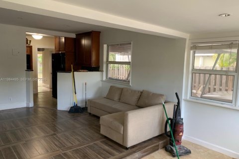 House in Fort Lauderdale, Florida 3 bedrooms, 92.9 sq.m. № 2045720 - photo 7