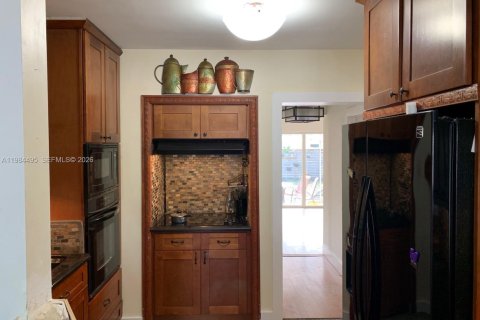 House in Fort Lauderdale, Florida 3 bedrooms, 92.9 sq.m. № 2045720 - photo 4