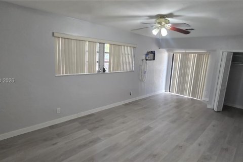 Immobilier commercial à louer à Hollywood, Floride: 1 chambre, 37.16 m2 № 2055781 - photo 11