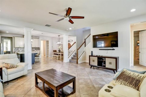 House in Orlando, Florida 4 bedrooms, 308.9 sq.m. № 2105560 - photo 22