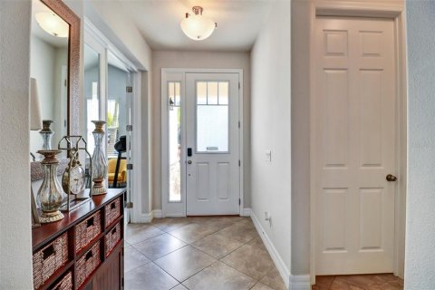 House in Orlando, Florida 4 bedrooms, 308.9 sq.m. № 2105560 - photo 7