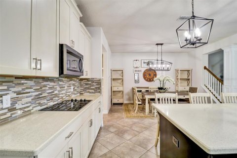 House in Orlando, Florida 4 bedrooms, 308.9 sq.m. № 2105560 - photo 16
