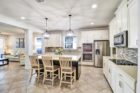 House in Orlando, Florida 4 bedrooms, 308.9 sq.m. № 2105560 - photo 11