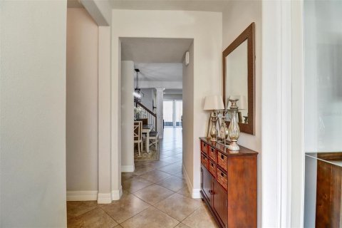 House in Orlando, Florida 4 bedrooms, 308.9 sq.m. № 2105560 - photo 6