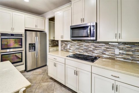 House in Orlando, Florida 4 bedrooms, 308.9 sq.m. № 2105560 - photo 18