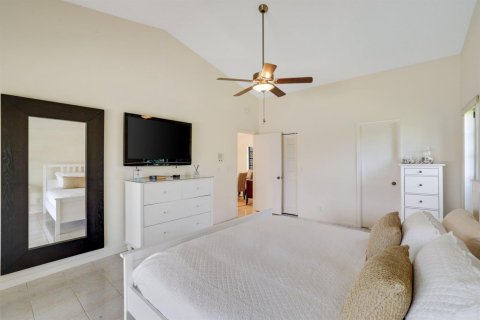 House in Gulf Stream, Florida 5 bedrooms, 295.89 sq.m. № 2190126 - photo 15