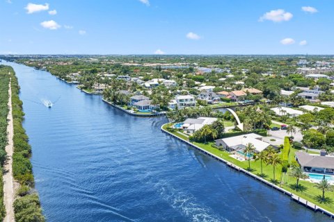 House in Gulf Stream, Florida 5 bedrooms, 295.89 sq.m. № 2190126 - photo 7