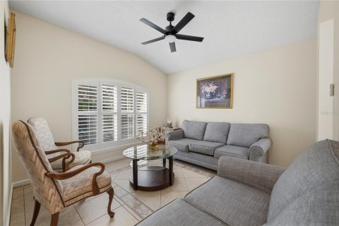 House in DeLand, Florida 3 bedrooms, 166.57 sq.m. № 2396881 - photo 5
