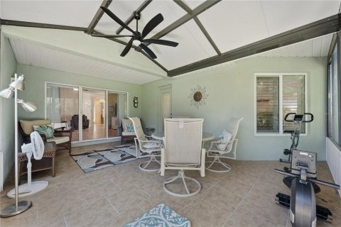 House in DeLand, Florida 3 bedrooms, 166.57 sq.m. № 2396881 - photo 22
