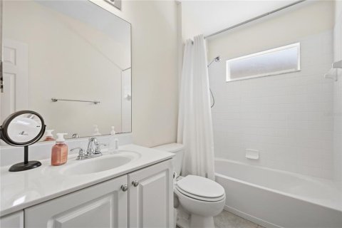 House in DeLand, Florida 3 bedrooms, 166.57 sq.m. № 2396881 - photo 18
