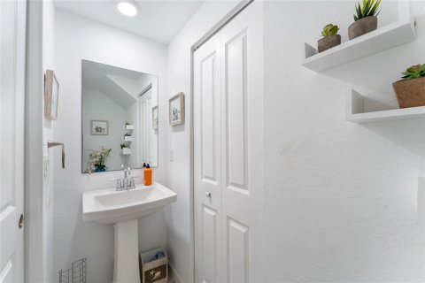 Townhouse in Miami, Florida 3 bedrooms, 141.58 sq.m. № 2110285 - photo 6