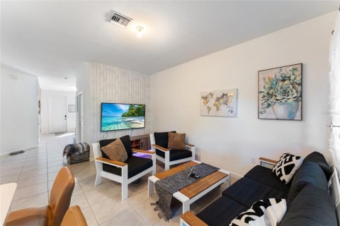Townhouse in Miami, Florida 3 bedrooms, 141.58 sq.m. № 2110285 - photo 10