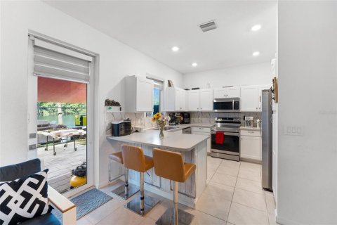 Townhouse in Miami, Florida 3 bedrooms, 141.58 sq.m. № 2110285 - photo 11