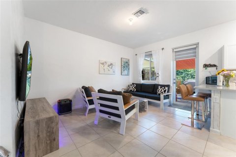 Townhouse in Miami, Florida 3 bedrooms, 141.58 sq.m. № 2110285 - photo 9