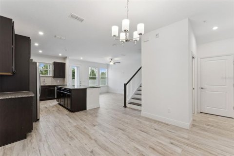 Adosado en alquiler en Orlando, Florida, 3 dormitorios, 171.68 m2 № 1910384 - foto 8