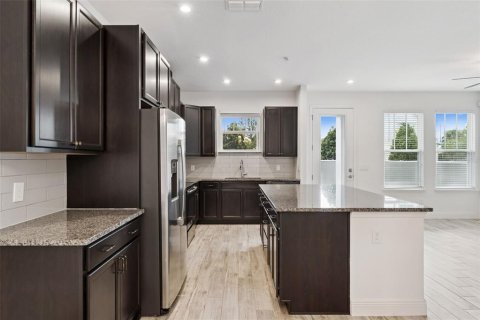 Adosado en alquiler en Orlando, Florida, 3 dormitorios, 171.68 m2 № 1910384 - foto 6