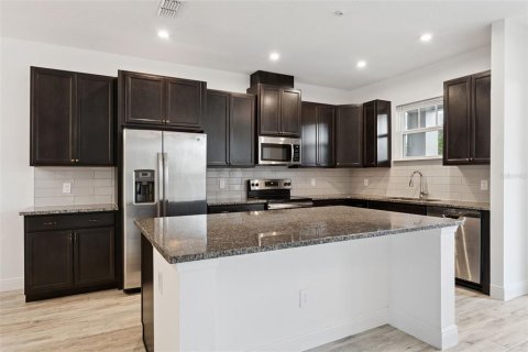Adosado en alquiler en Orlando, Florida, 3 dormitorios, 171.68 m2 № 1910384 - foto 3