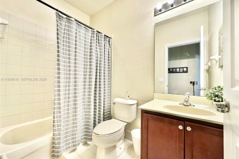 Copropriété à louer à Doral, Floride: 3 chambres, 116.69 m2 № 2051618 - photo 24