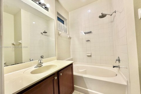 Copropriété à louer à Doral, Floride: 3 chambres, 116.69 m2 № 2051618 - photo 30