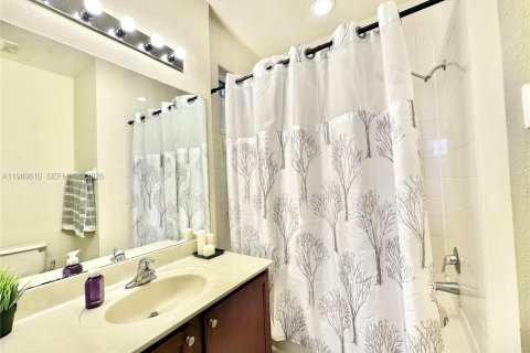 Copropriété à louer à Doral, Floride: 3 chambres, 116.69 m2 № 2051618 - photo 22