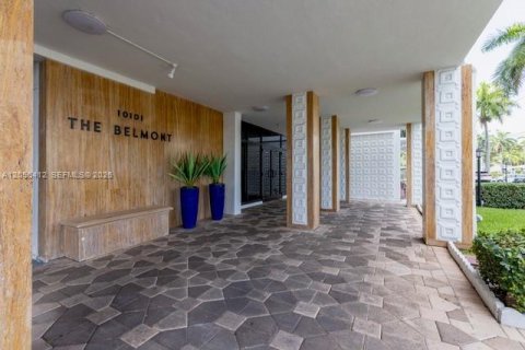 Купить кондоминиум в Бей-Харбор-Айлендс, Флорида 2 спальни, 120.77м2, № 2168305 - фото 29