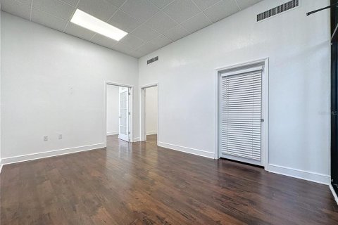 Immobilier commercial à louer à Kissimmee, Floride: 1487.37 m2 № 1826372 - photo 16