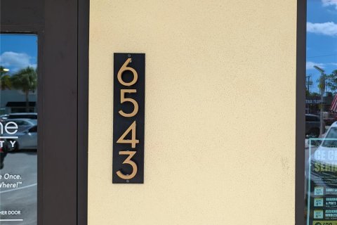 Immobilier commercial à louer à Sarasota, Floride: 13.29 m2 № 2387320 - photo 2