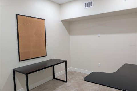 Immobilier commercial à louer à Sarasota, Floride: 13.29 m2 № 2387320 - photo 7