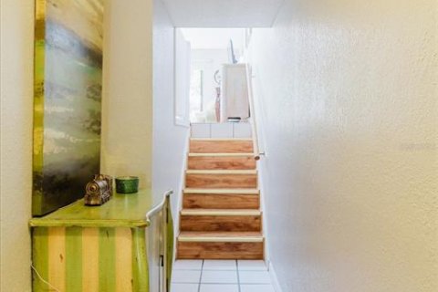 Townhouse in Pinellas Park, Florida 2 bedrooms, 110.55 sq.m. № 2223297 - photo 13