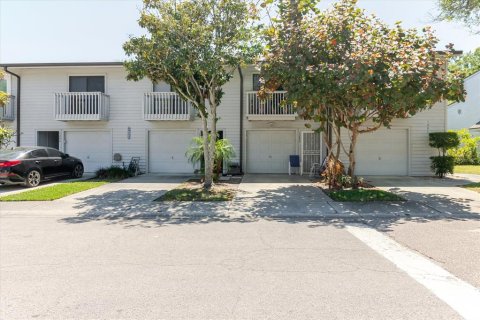Townhouse in Pinellas Park, Florida 2 bedrooms, 110.55 sq.m. № 2223297 - photo 2