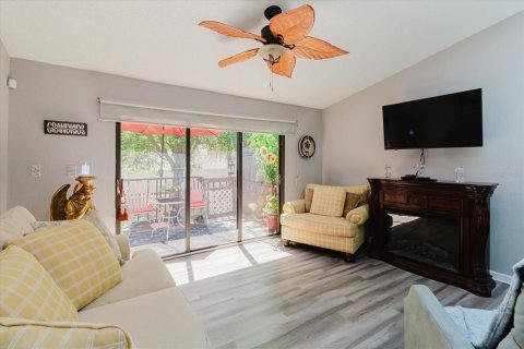 Townhouse in Pinellas Park, Florida 2 bedrooms, 110.55 sq.m. № 2223297 - photo 16