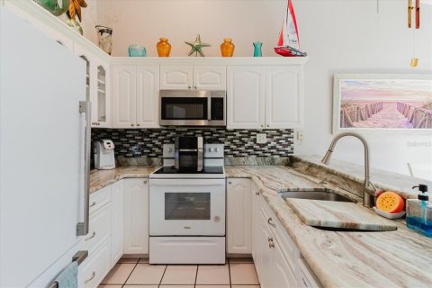 Townhouse in Pinellas Park, Florida 2 bedrooms, 110.55 sq.m. № 2223297 - photo 23