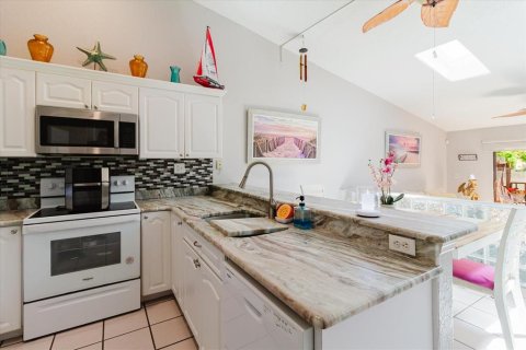 Townhouse in Pinellas Park, Florida 2 bedrooms, 110.55 sq.m. № 2223297 - photo 26