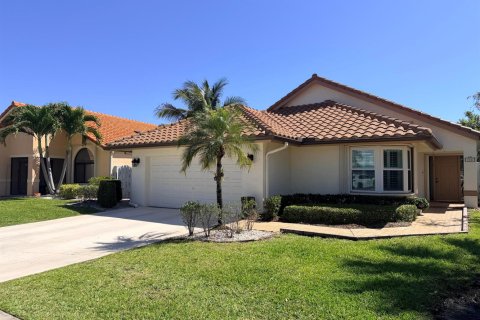 House in Boynton Beach, Florida 3 bedrooms, 164.62 sq.m. № 2087059