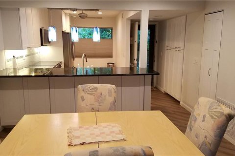 Снять в аренду кондоминиум в Сарасота, Флорида 3 комнаты, 112.5м2, № 213490 - фото 3