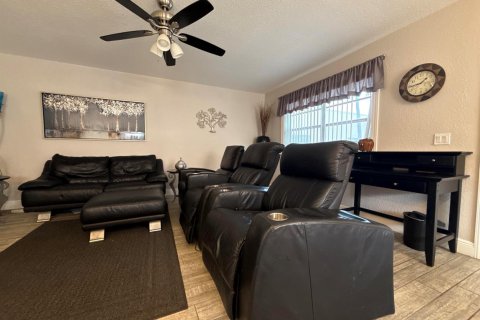 Condo in Delray Beach, Florida, 2 bedrooms  № 2265840 - photo 5