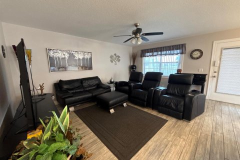 Condo in Delray Beach, Florida, 2 bedrooms  № 2265840 - photo 4