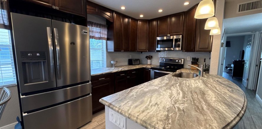 Condo in Delray Beach, Florida, 2 bedrooms  № 2265840