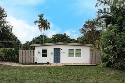 House in Fort Lauderdale, Florida 2 bedrooms, 92.9 sq.m. № 1807875 - photo 19