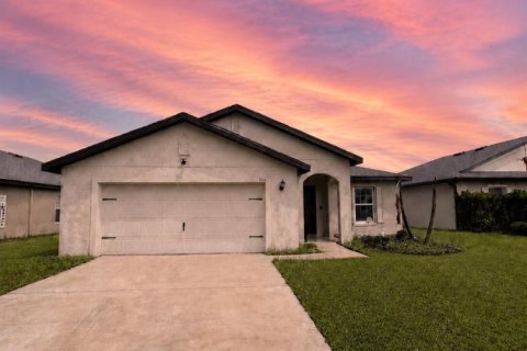 Casa en St. Lucie, Florida 3 dormitorios, 157.56 m2 № 2078356
