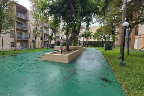 Appartement à louer à Miami, Floride: 2 chambres, 72.65 m2 № 2060932 - photo 16