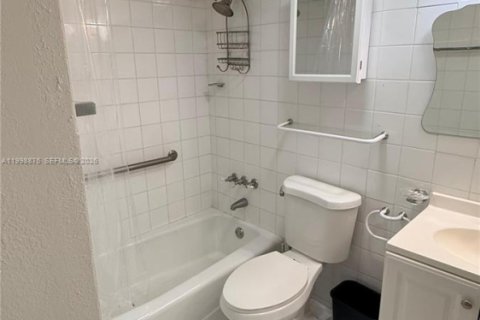 Appartement à louer à Miami, Floride: 2 chambres, 72.65 m2 № 2060932 - photo 8