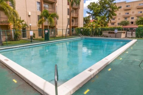 Appartement à louer à Miami, Floride: 2 chambres, 72.65 m2 № 2060932 - photo 17